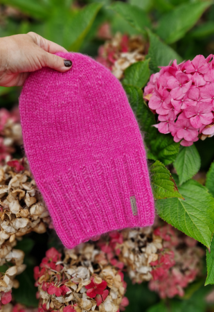 czapka z alpaki, czapka z wełny, czapka z merynosa, wydłużona czapka, czapka z długim ściągaczem, czapka z wełny, różowa czapka, delikatna czapka, pomarańczowa czapka, jasna czapka, czapka na drutach. hat, czapka na zimę, zimowa czapka, elegancka czapka, dziergana czapka