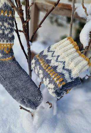 skarpetki wełniane skarpetki z wełny, skandynawskie skarpetki, skarpetki dziergane, skarpetki na drutach, skarpetki, szare skarpetki, skarpetki w gwiazdki, socks, knitted socks, zimowe skarpetki, winter sock